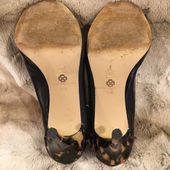 Ann Taylor Black Tortoise Ankle Strap Pumps 7.5 Make a BUNDLE and make an offer! - Picture 3 of 8